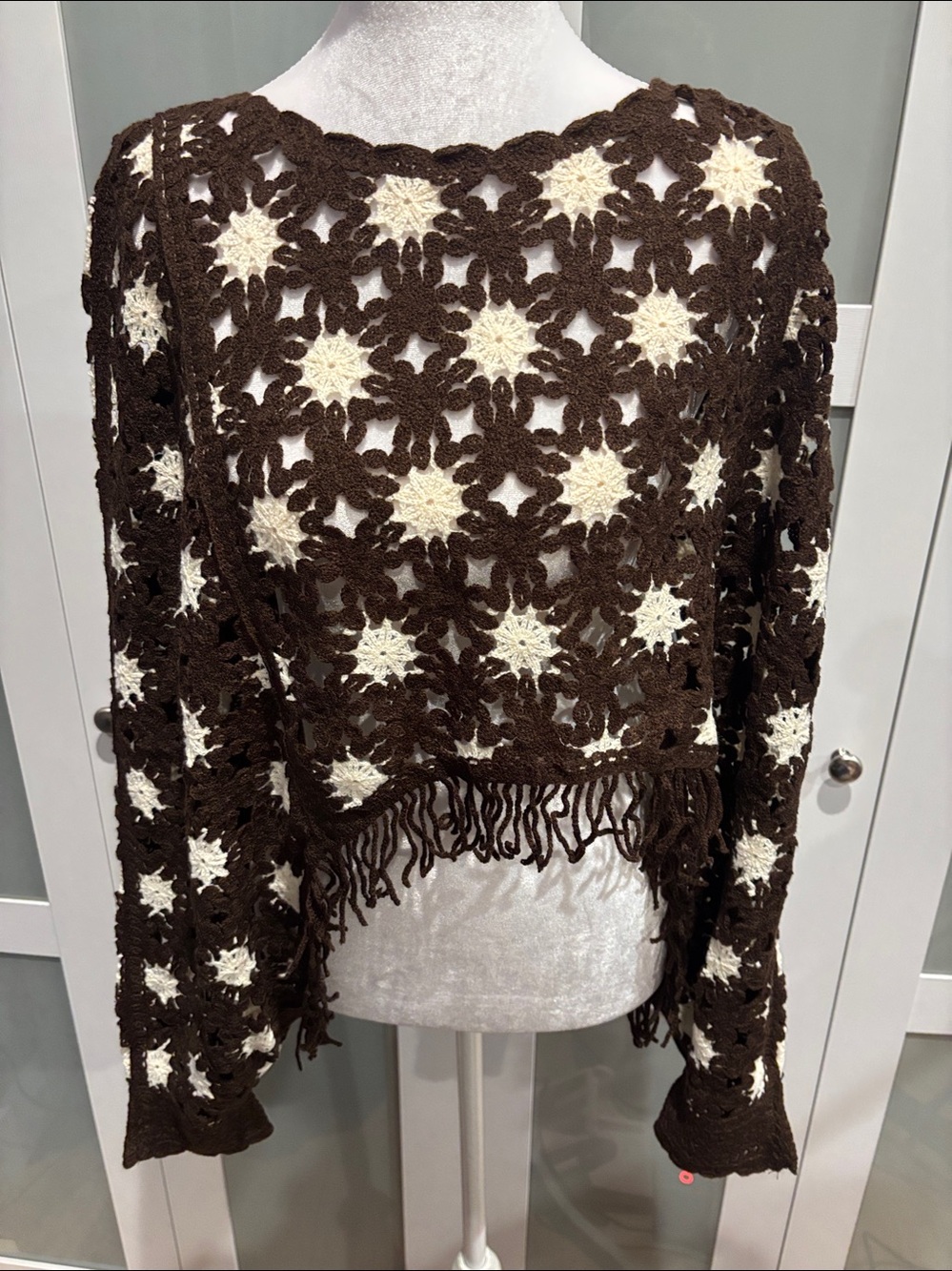 NWT House of Harlow 1960 brown & cream Crochet Floral patterned fringed poncho